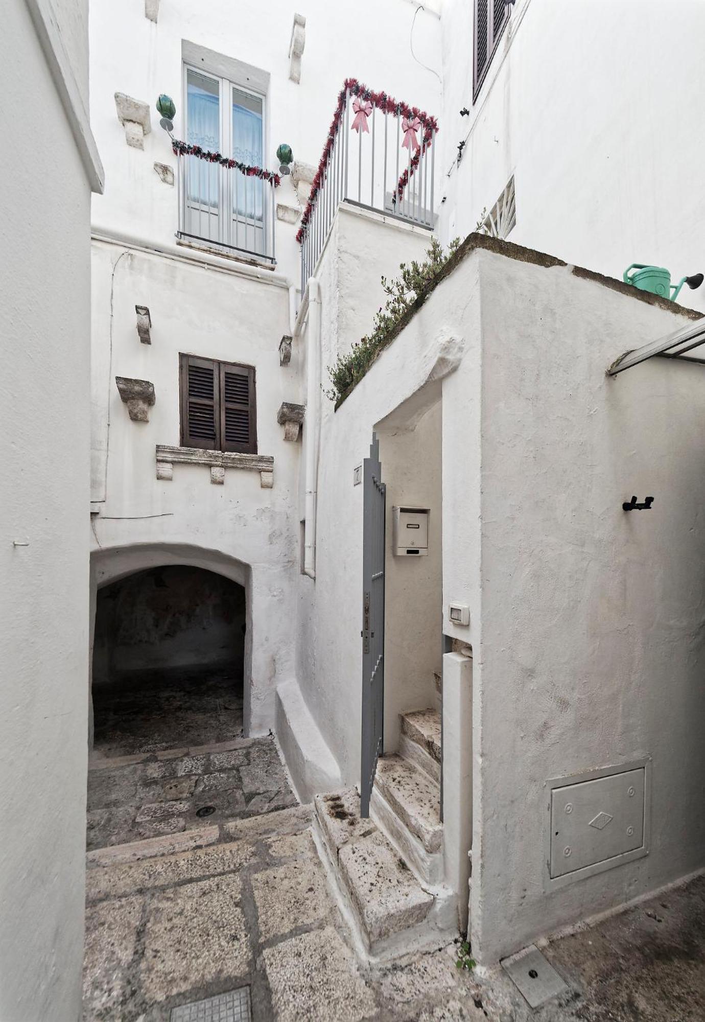 Casetta Del Vicolo Orologio Cisternino Exteriér fotografie